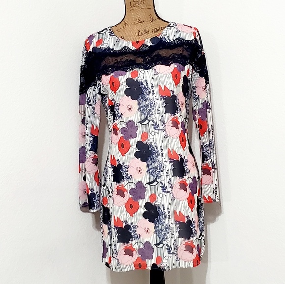 Chelsea28 Dresses & Skirts - Chelsea28•Floral print, lace inset•size Medium